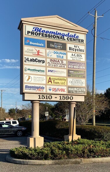 More Photos Of 1538-1554 Bloomingdale Ave, Valrico Unknown For Lease