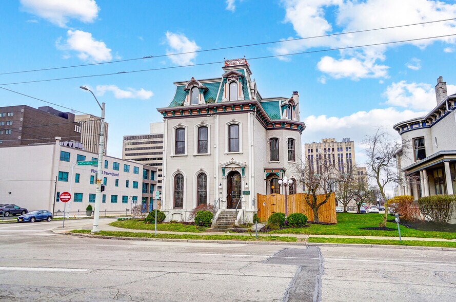 Primary Photo Of 208 W Monument Ave, Dayton Office Residential For Sale