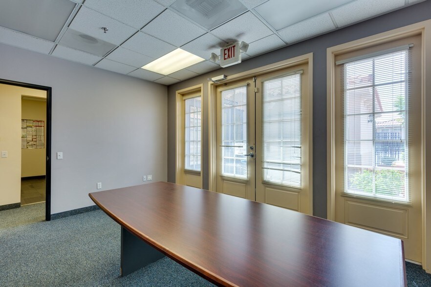 More Photos Of 3223 E Warm Springs Rd, Las Vegas Office For Lease