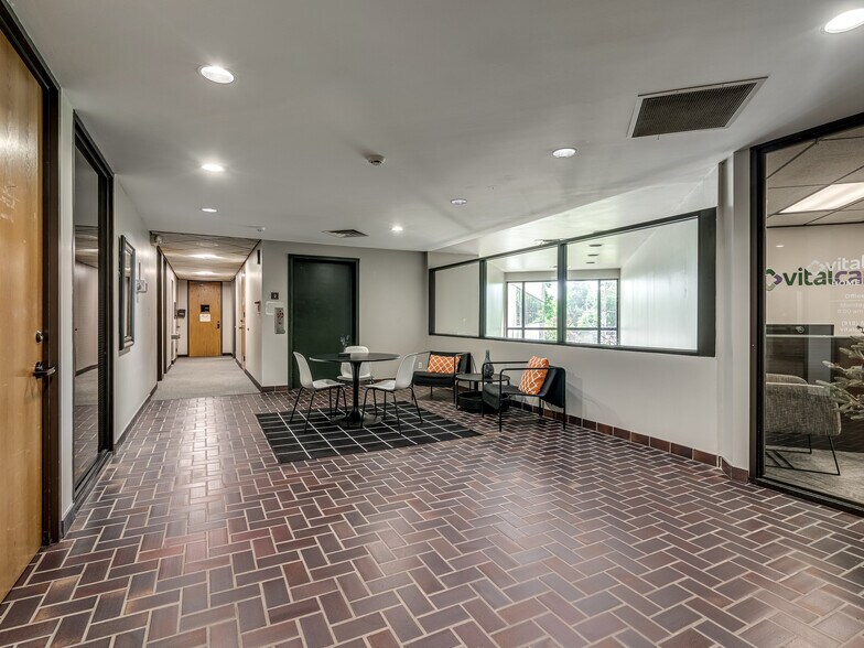 More Photos Of 4520 S Harvard Ave, Tulsa Medical For Sale