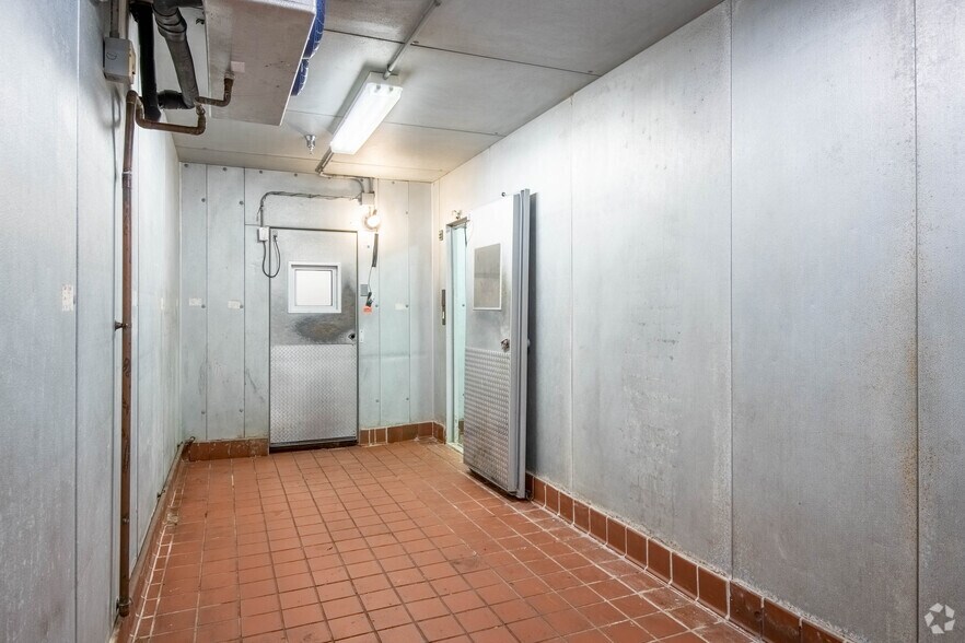 More Photos Of 2259 Deming Way, Middleton Restaurant For Sale