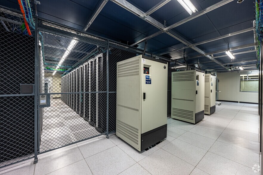 More Photos Of 3250 Wilshire Blvd, Los Angeles Office For Lease