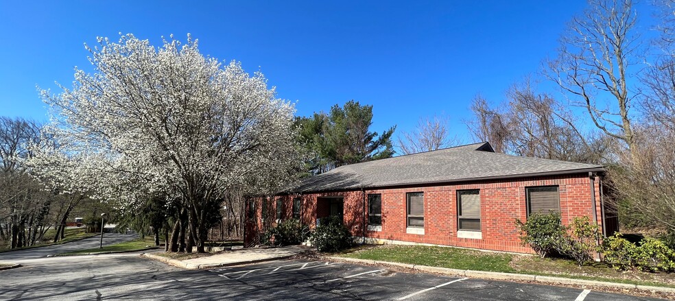 Primary Photo Of 875 Centerville Rd, Warwick Medical For Sale