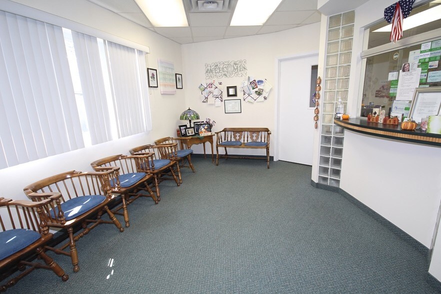 More Photos Of 15 1st St, Staten Island Office For Sale