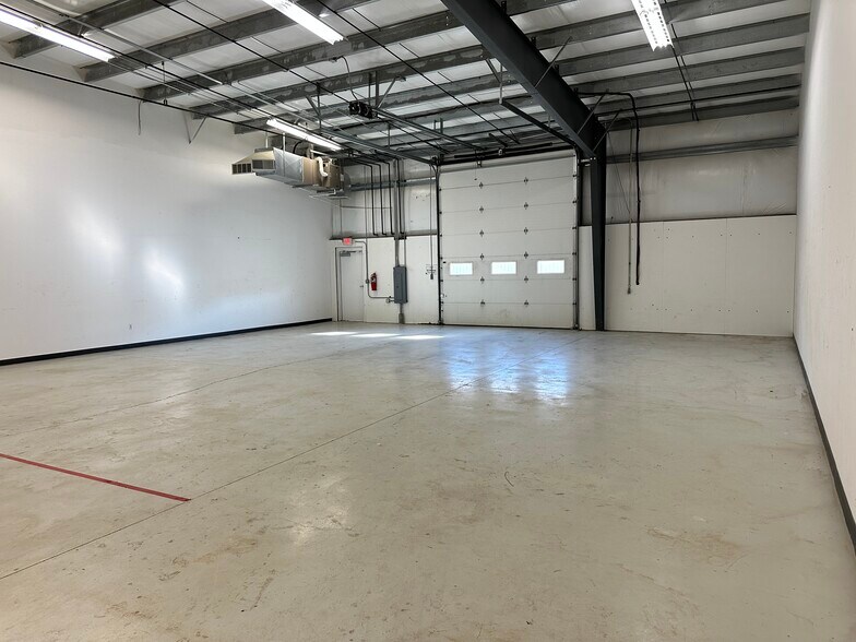 More Photos Of 28-34 Klema Dr W, Reynoldsburg Warehouse For Lease