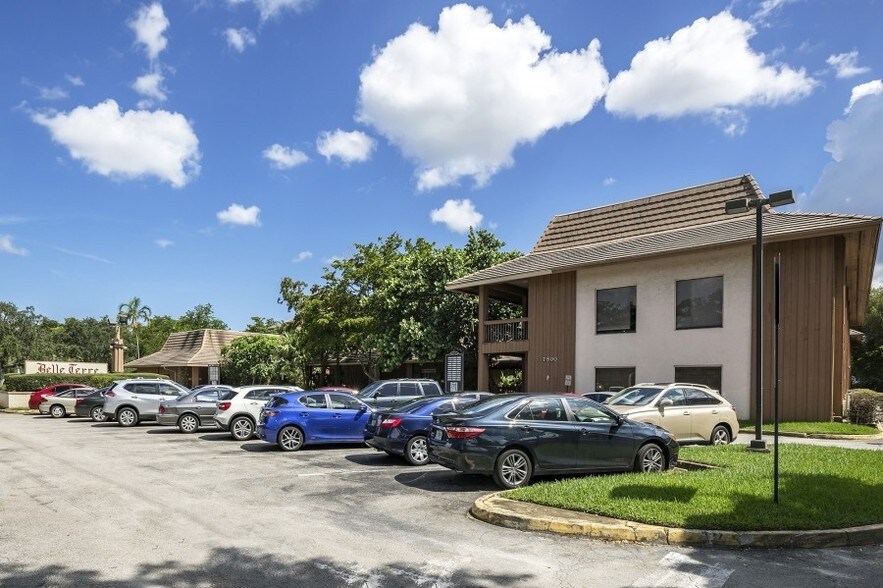 More Photos Of 7800 W Oakland Park Blvd, Sunrise Medical For Lease