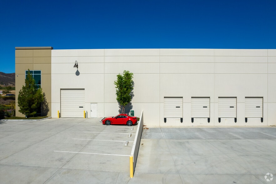 More Photos Of 33360 Zeiders Rd, Menifee Warehouse For Lease