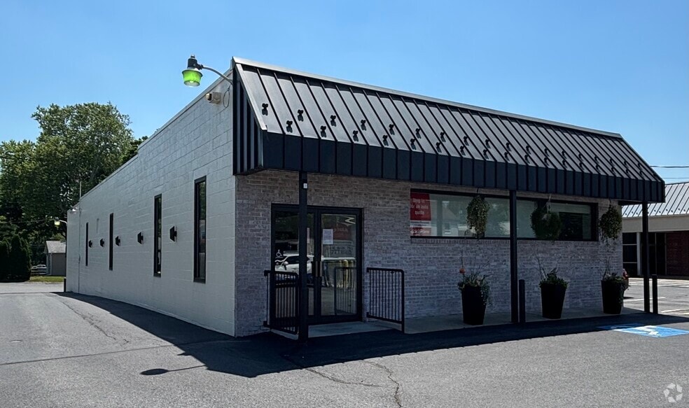 Primary Photo Of 113 S 7th St, Akron Office For Lease