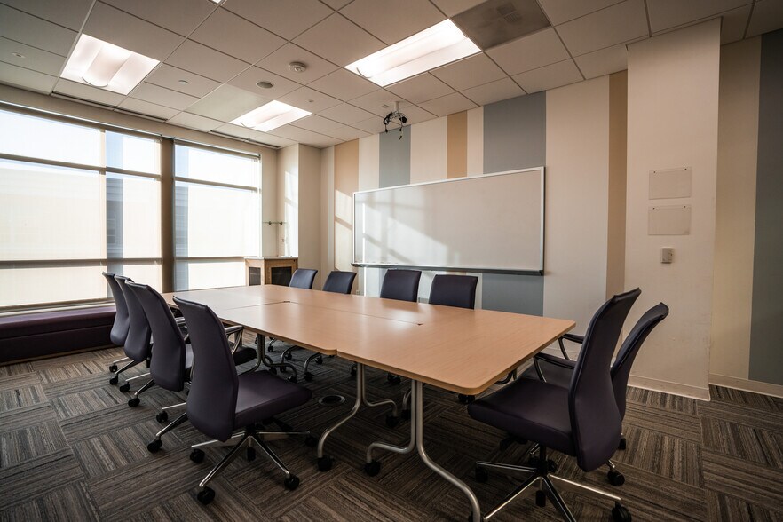 More Photos Of 102 Jay St, La Crosse Office For Lease