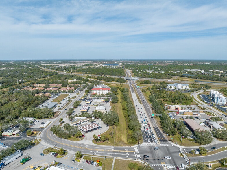 More Photos Of 375 Commercial Ct, Venice Office For Lease