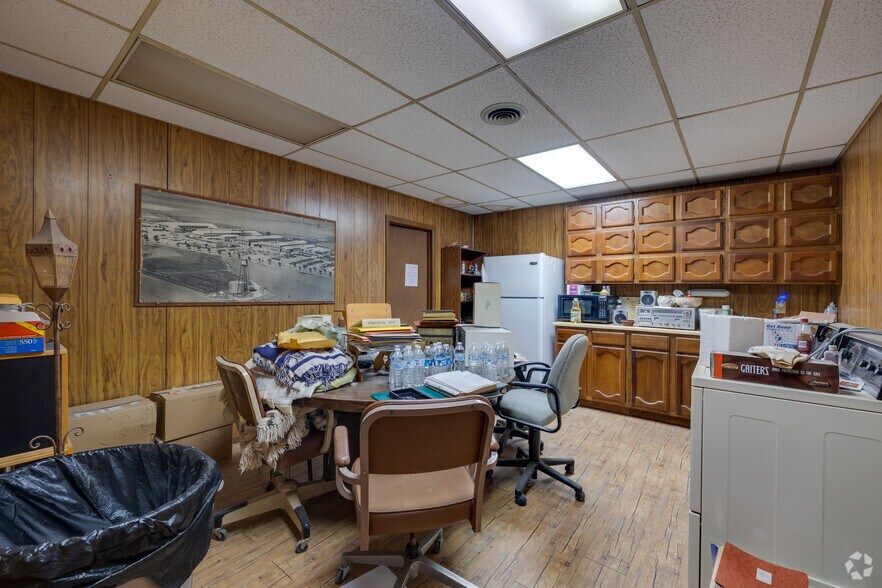 More Photos Of 11756 Highway 152, Pampa Industrial For Sale