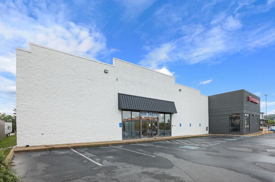 More Photos Of 1740 E Market St, Harrisonburg Storefront Retail Office For Sale