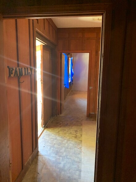 More Photos Of 8804 Warsaw Road 85, Aliceville Loft Creative Space For Sale