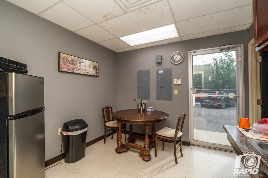 More Photos Of 72 Hassell St, San Angelo Specialty For Sale