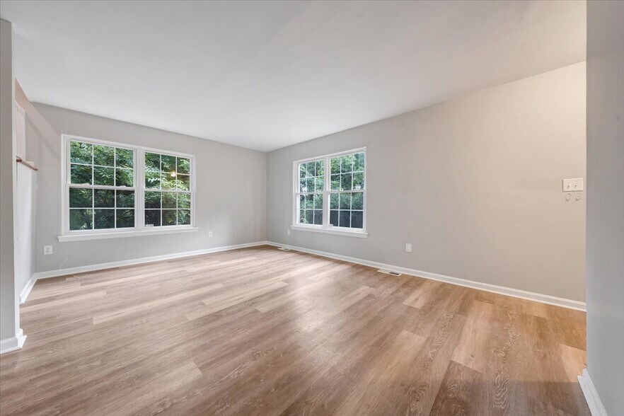 More Photos Of 1702 Elbert Dr, Roanoke Apartments For Sale