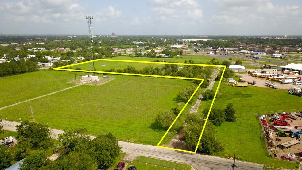 More Photos Of 2608 PlainView St, Victoria Land For Sale