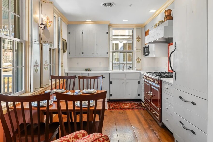 More Photos Of 31 Huntington Pl, Rochester Apartments For Sale