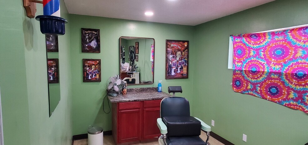 More Photos Of 658 E Main St, San Jacinto Freestanding For Lease