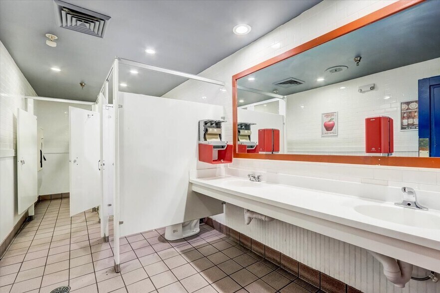 More Photos Of 10950 W Good Hope Rd, Milwaukee Restaurant For Sale