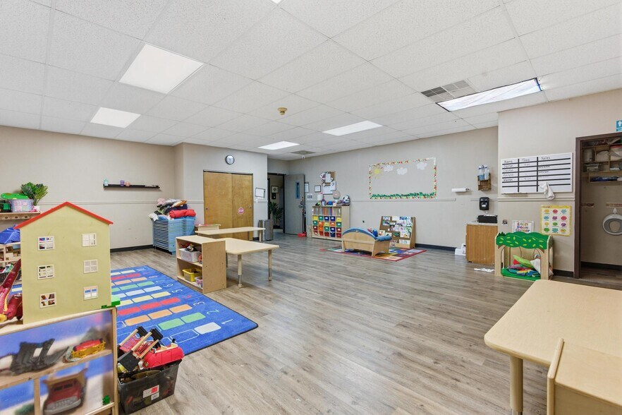 More Photos Of 1600 Alex Dr, Wilmington Daycare Center For Sale