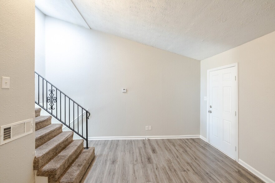 More Photos Of 961 Old Hickory Blvd, Jackson Apartments For Sale