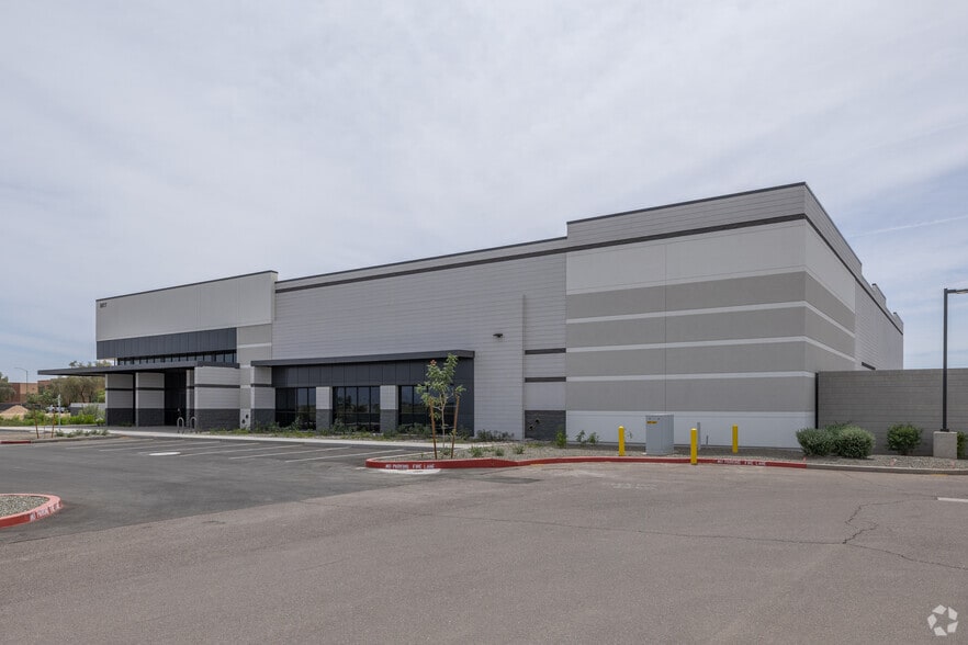 More Photos Of 8817 E Pecos Rd, Mesa Warehouse For Lease