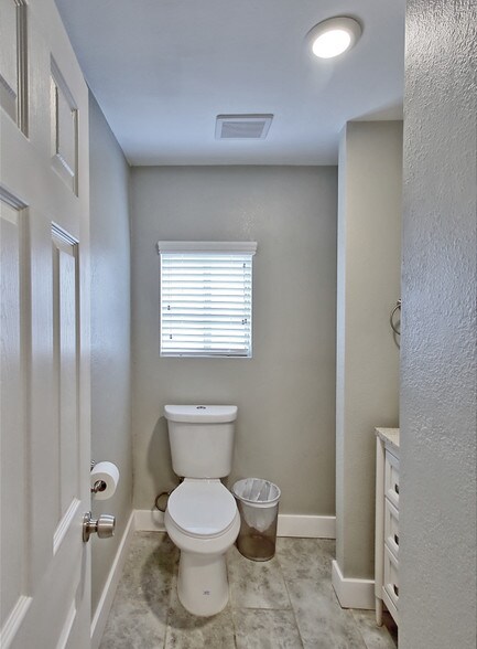 More Photos Of 131 W University Dr, Mesa Office Residential For Lease