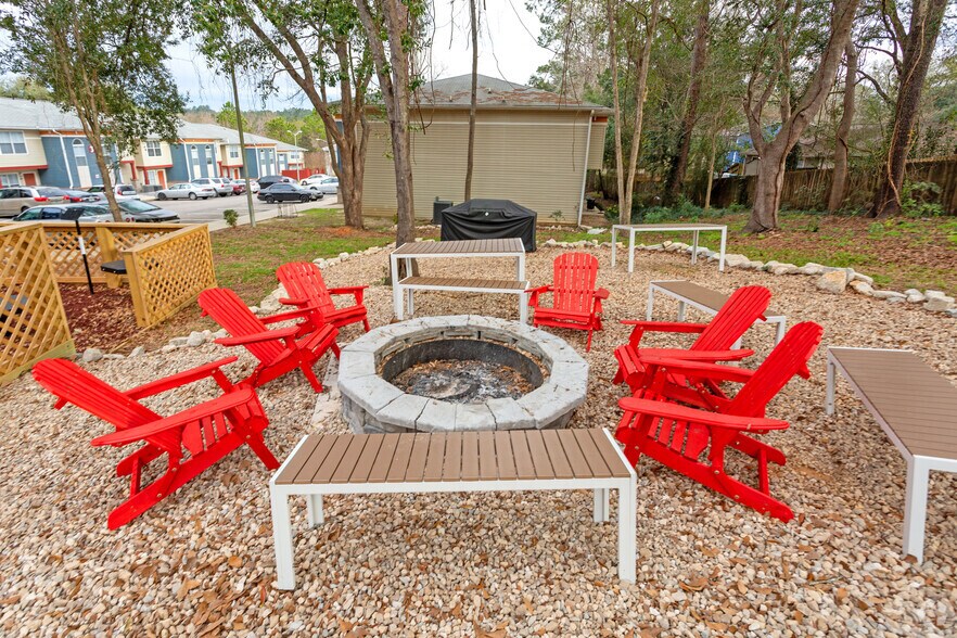 More Photos Of 2400 W Tharpe St, Tallahassee Apartments For Sale