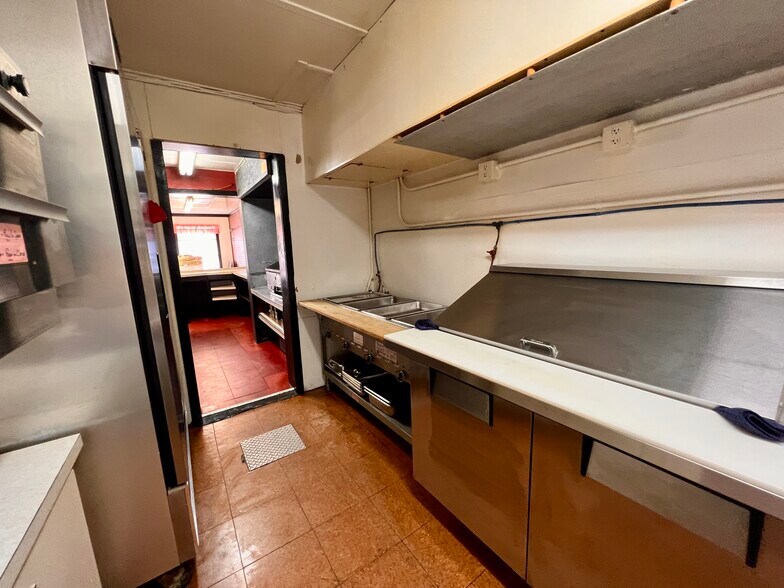 More Photos Of 44 Main St, Camden Restaurant For Sale