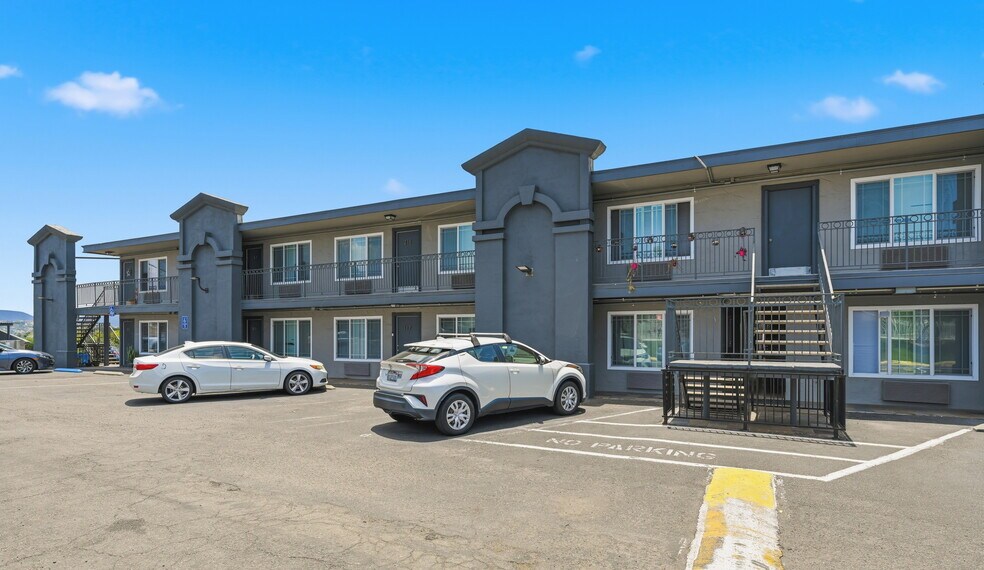 More Photos Of 330 Mar Vista Dr, Vista Apartments For Sale