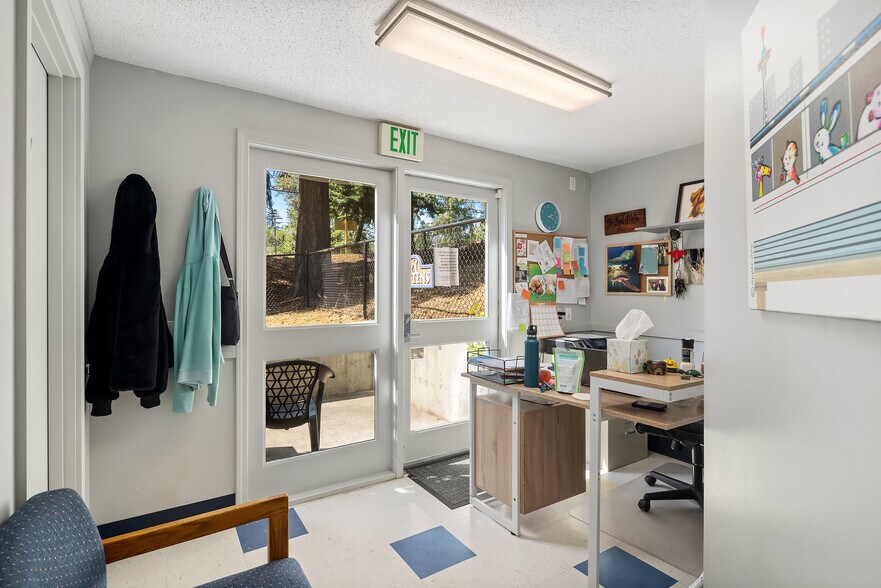 More Photos Of 9822 SW Gorsuch Rd, Vashon Flex For Sale