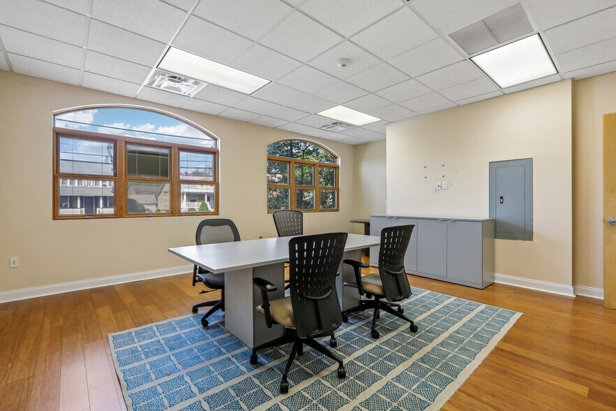 More Photos Of 92 Union Ave, Cresskill Office For Sale