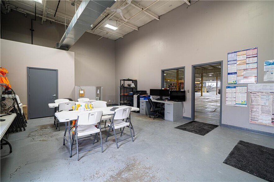 More Photos Of 5326 Lake Ave, Saint Joseph General Retail For Sale