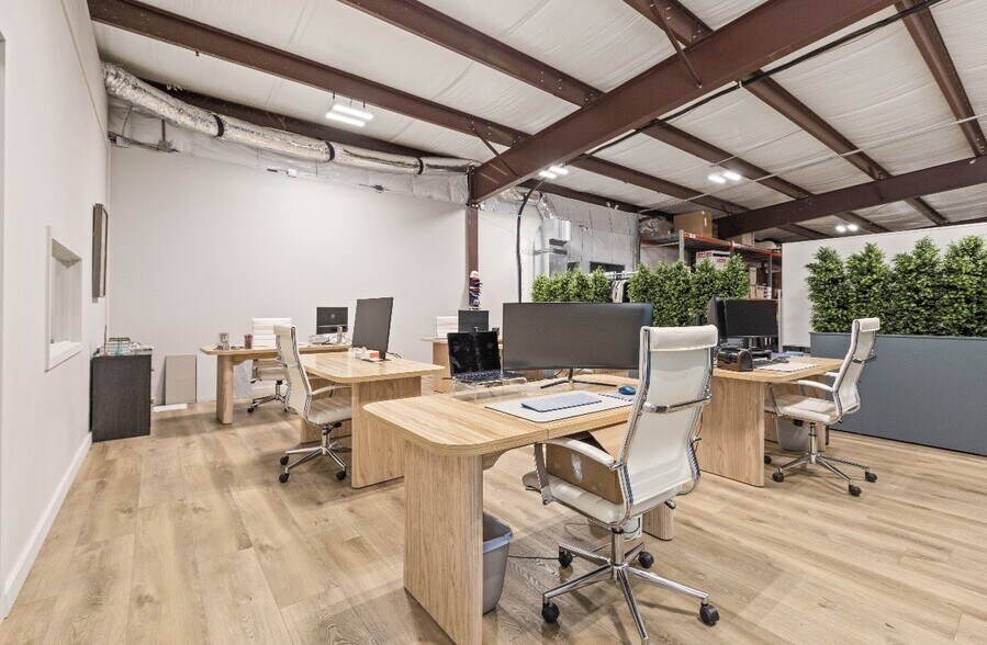 More Photos Of 116 Eunice St, Lafayette Industrial For Sale