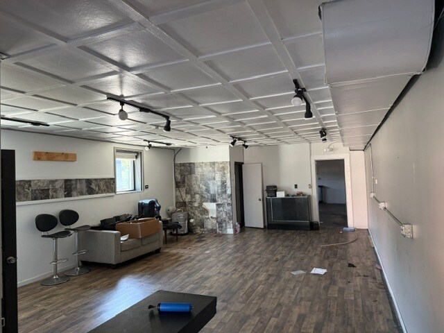 More Photos Of 932 S Chapman St, Greensboro General Retail For Lease