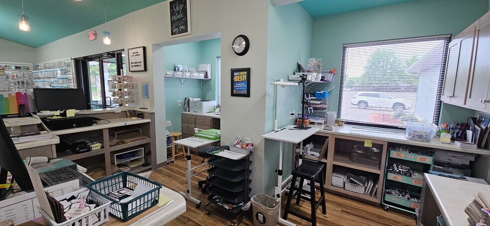 More Photos Of 2235 N Clairemont Ave, Eau Claire Freestanding For Sale