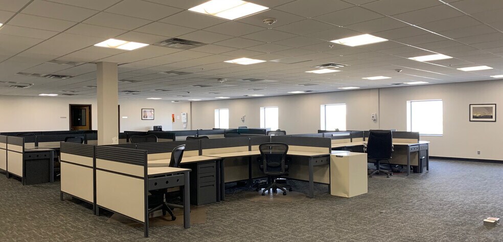 More Photos Of 10828 NW AirWorld Dr, Kansas City Industrial For Lease