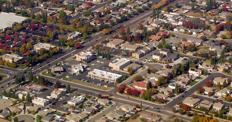 More Photos Of 1835 Ashlan Ave, Clovis Freestanding For Lease