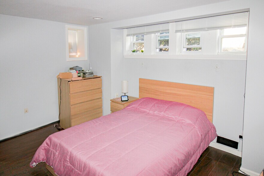 More Photos Of 6667-69 Devon Ave, Chicago Apartments For Sale