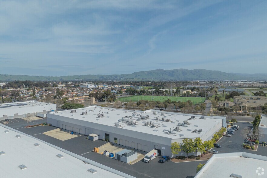 More Photos Of 6701-6737 Mowry Ave, Newark Warehouse For Lease