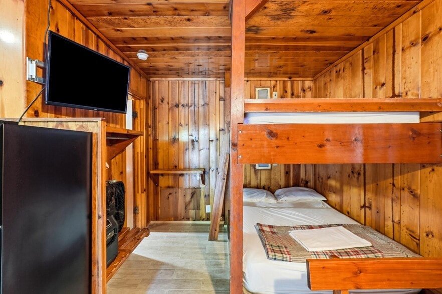More Photos Of 1355 E Christopher Creek Loop, Payson Hotel For Sale