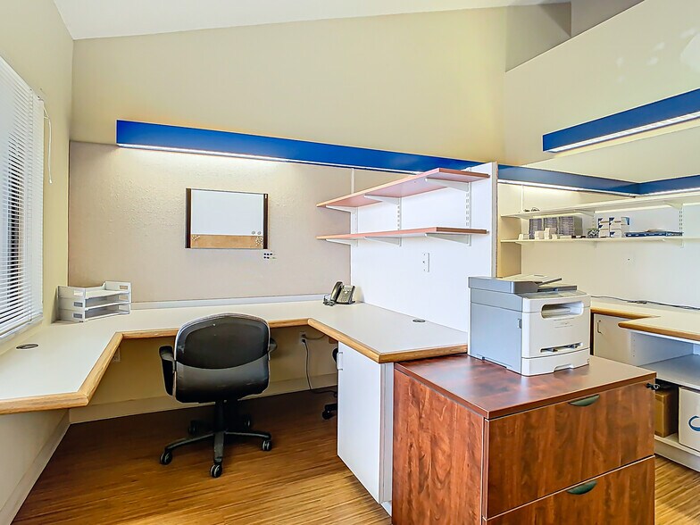 More Photos Of 3333 W Kennedy Blvd, Tampa Loft Creative Space For Sale