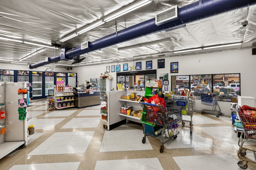 More Photos Of 9403 Las Tunas Dr, Temple City Freestanding For Sale