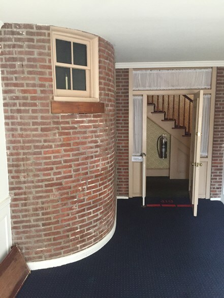More Photos Of 103 S High St, West Chester Office For Lease