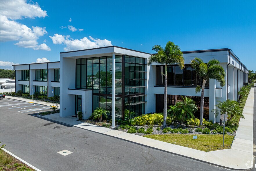 Primary Photo Of 8550 Ulmerton Rd, Largo Office For Lease