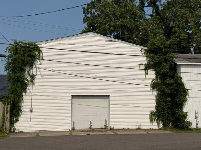 More Photos Of 17 Park Ln, Fairborn Industrial For Sale