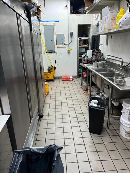 More Photos Of 667 Elmont Rd, Elmont Flex For Sale