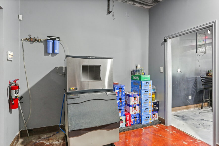 More Photos Of 734 Cantrell Dr, San Antonio Restaurant For Sale