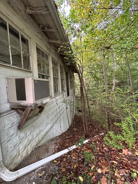 More Photos Of 8221 US-41, Bloomingdale General Retail For Sale