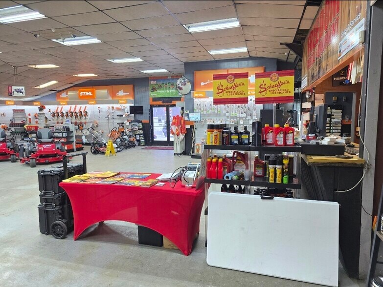 More Photos Of 4433 S Huron Rd, Standish Showroom For Sale